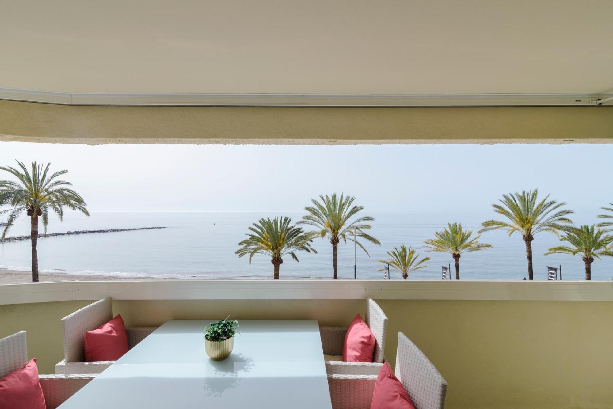 Sea Front Apartment In Marbella Center Zewnętrze zdjęcie