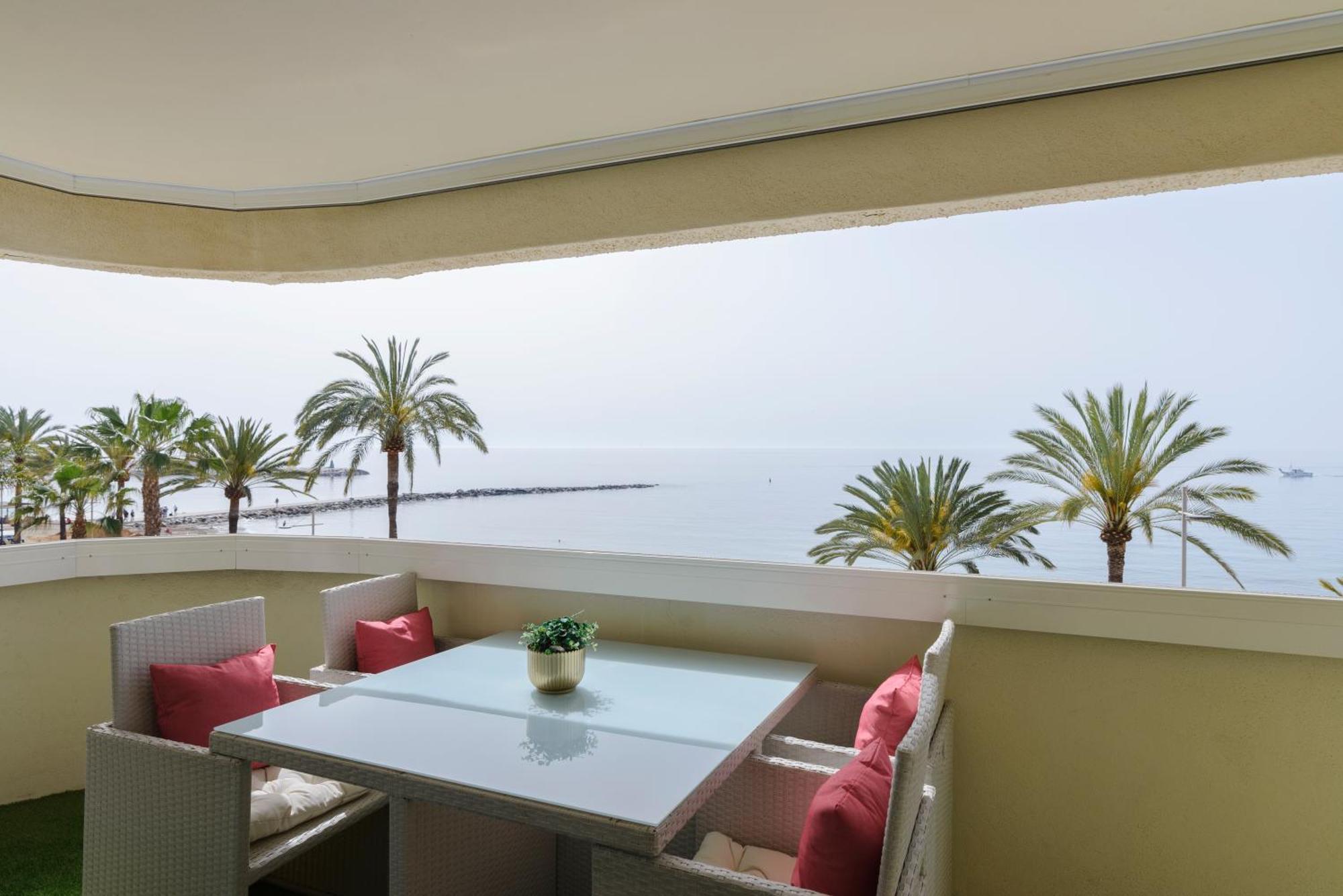 Sea Front Apartment In Marbella Center Zewnętrze zdjęcie